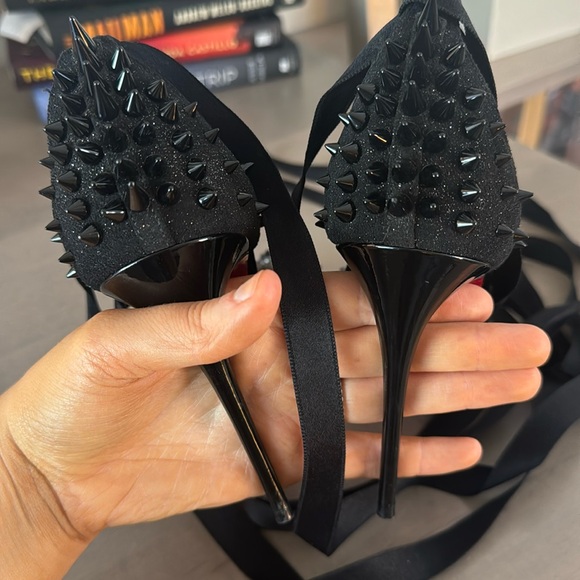 Christian Louboutin - Picture 11 of 11
